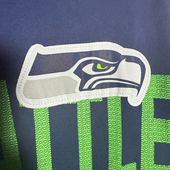 NFL Seattle Seahawks Football T-Shirt size M - GO HAWKS!! 💚💙💚 - Picture 3 of 5